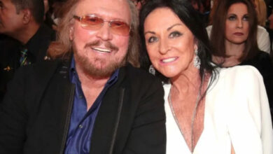 Photo of “Barry Gibb and Linda Gray: A Love Story Spanning Over Five Decades and Five Children”